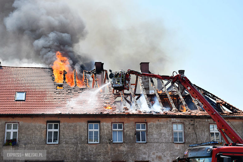 Pożar budynku wielorodzinnego przy ul. Złotostockiej w Kamieńcu Ząbkowickim