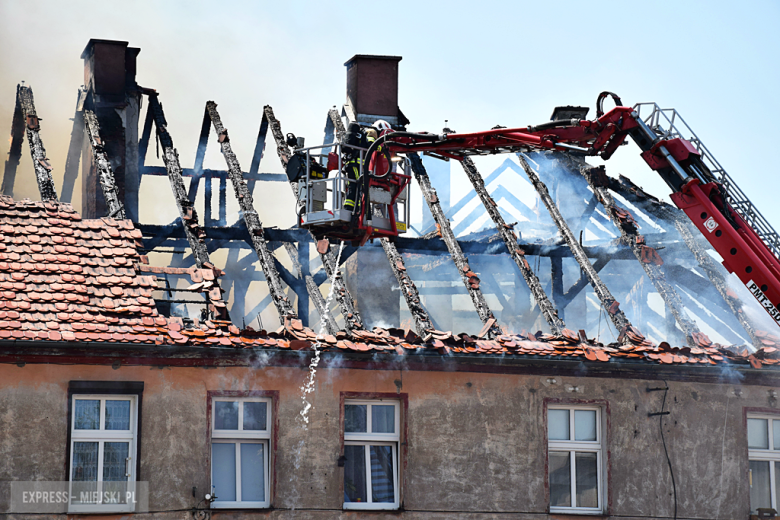 Pożar budynku wielorodzinnego przy ul. Złotostockiej w Kamieńcu Ząbkowickim