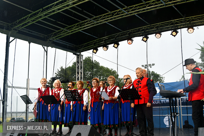XXIX Wojewódzki Festiwal Artystycznych Zespołów KGW w Stolcu
