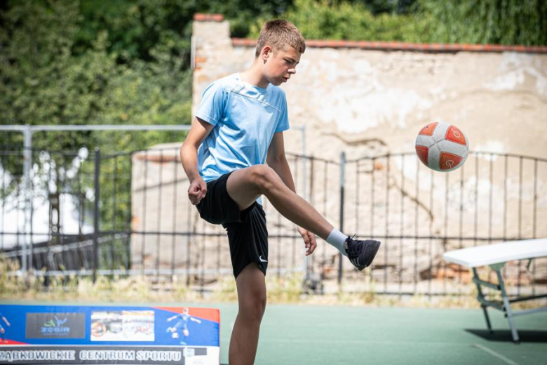 V Ząbkowicki Turniej Teqball z okazji Dni i Nocy Krzywej Wieży za nami. Znamy wyniki