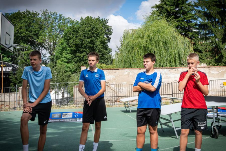 V Ząbkowicki Turniej Teqball z okazji Dni i Nocy Krzywej Wieży za nami. Znamy wyniki