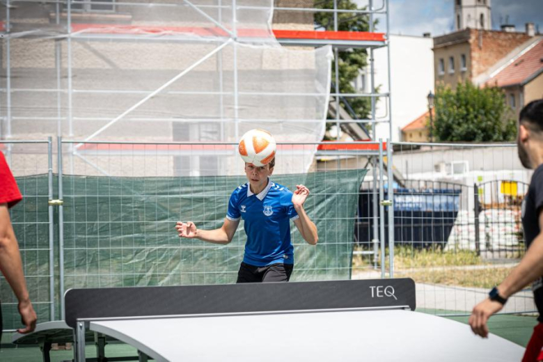 V Ząbkowicki Turniej Teqball z okazji Dni i Nocy Krzywej Wieży za nami. Znamy wyniki