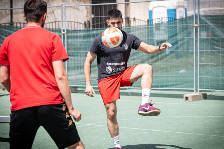 V Ząbkowicki Turniej Teqball z okazji Dni i Nocy Krzywej Wieży za nami. Znamy wyniki