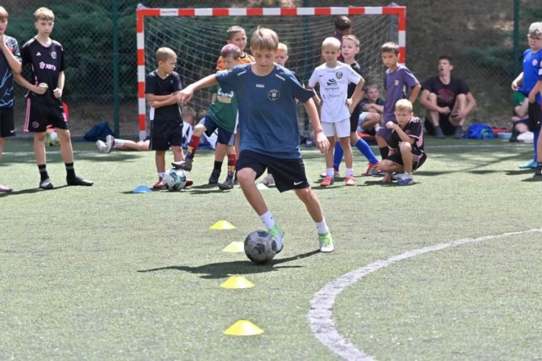 Piłkarskie święto na orliku. Relacja z pikniku piłkarskiego 2026 w Ziębicach