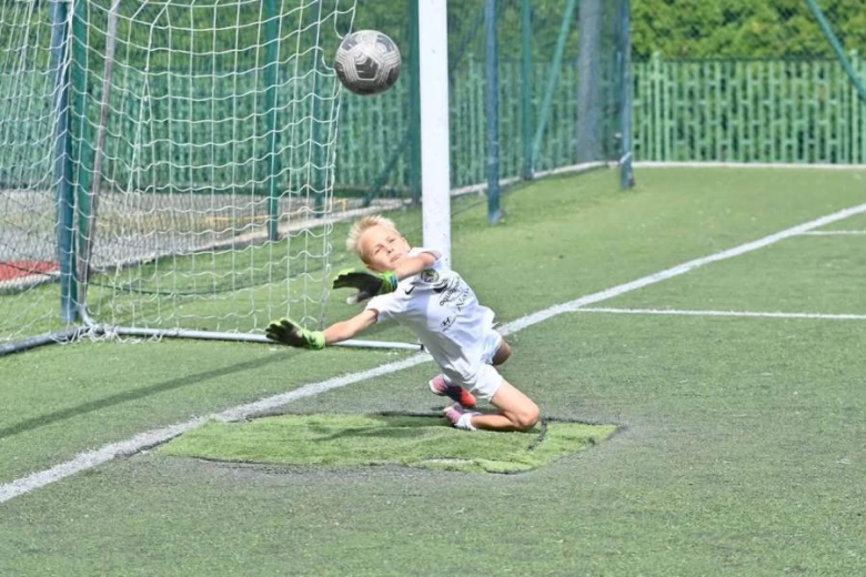 Piłkarskie święto na orliku. Relacja z pikniku piłkarskiego 2026 w Ziębicach