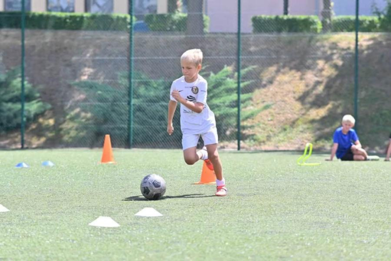 Piłkarskie święto na orliku. Relacja z pikniku piłkarskiego 2026 w Ziębicach