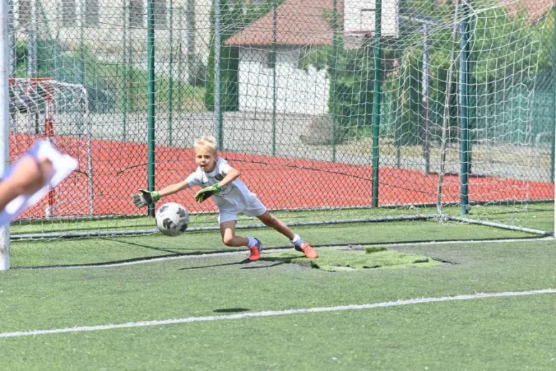 Piłkarskie święto na orliku. Relacja z pikniku piłkarskiego 2026 w Ziębicach