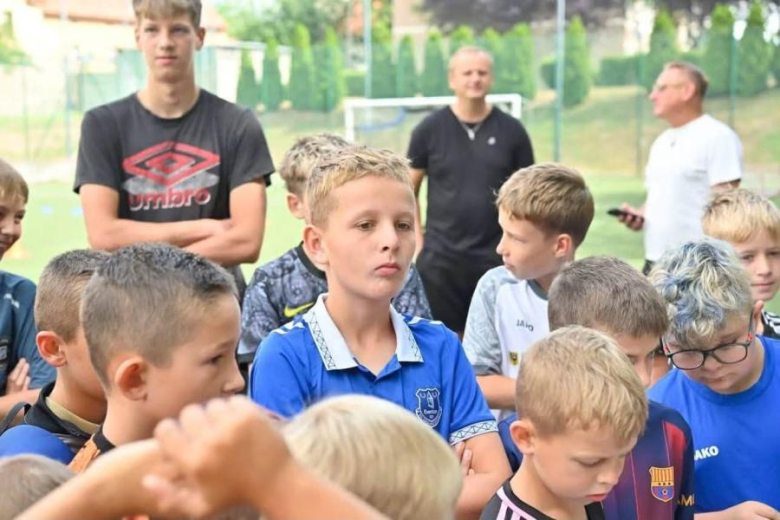Piłkarskie święto na orliku. Relacja z pikniku piłkarskiego 2026 w Ziębicach