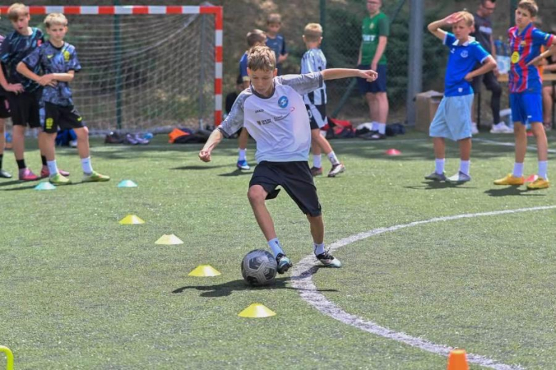 Piłkarskie święto na orliku. Relacja z pikniku piłkarskiego 2026 w Ziębicach