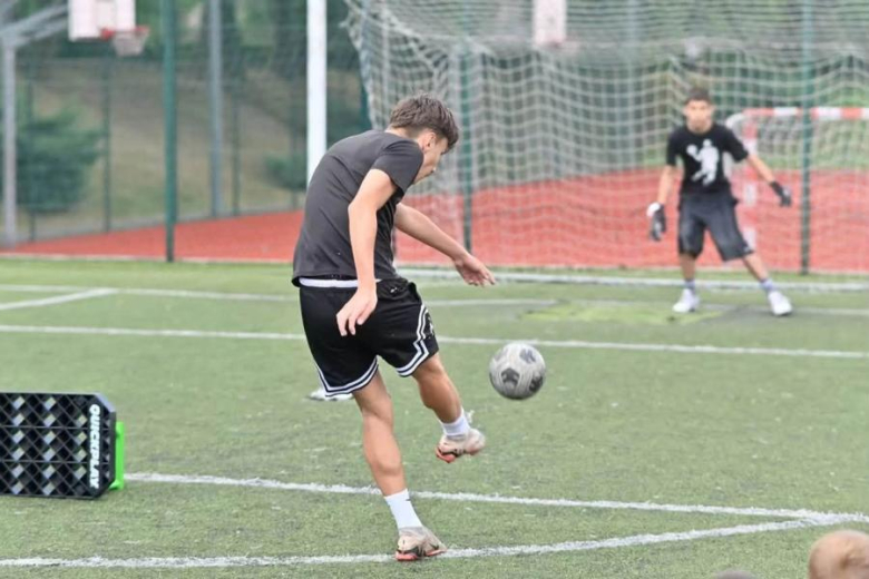 Piłkarskie święto na orliku. Relacja z pikniku piłkarskiego 2026 w Ziębicach