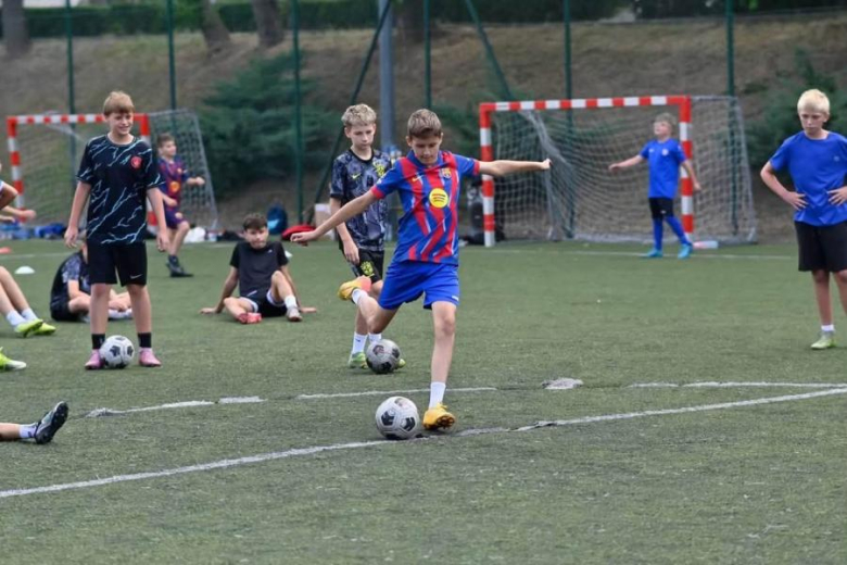 Piłkarskie święto na orliku. Relacja z pikniku piłkarskiego 2026 w Ziębicach