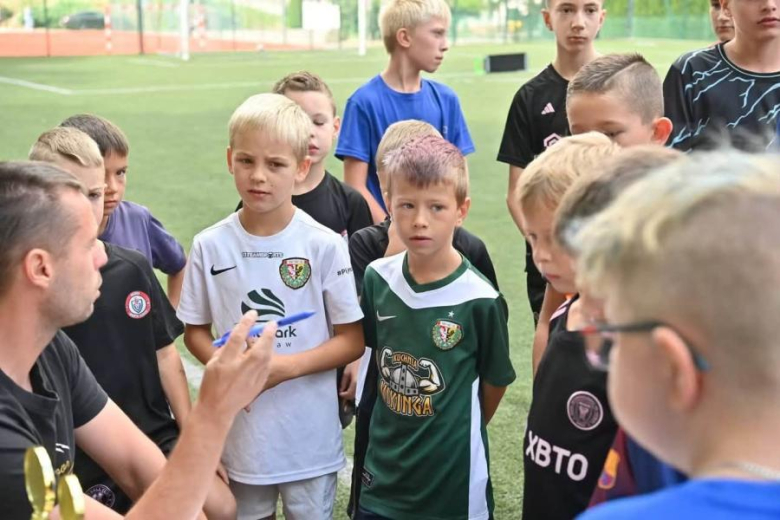 Piłkarskie święto na orliku. Relacja z pikniku piłkarskiego 2026 w Ziębicach