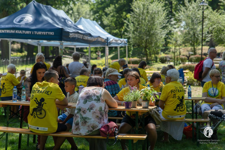 Piknik integracyjny w Parku Sybiraków