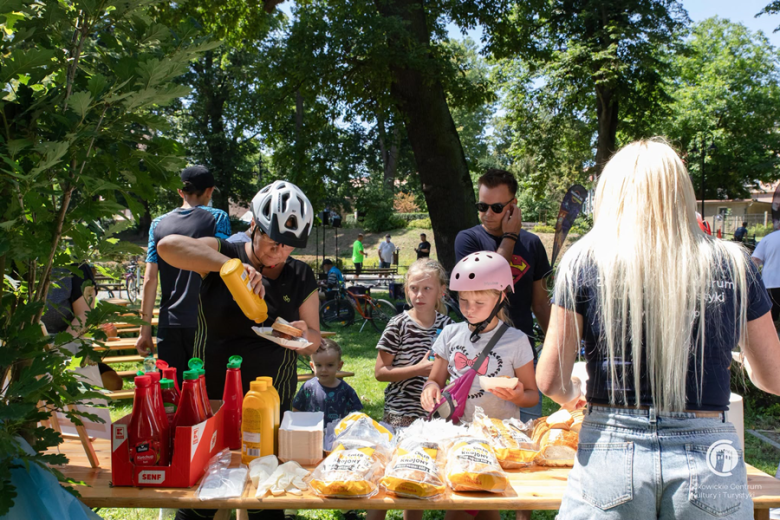 Piknik integracyjny w Parku Sybiraków