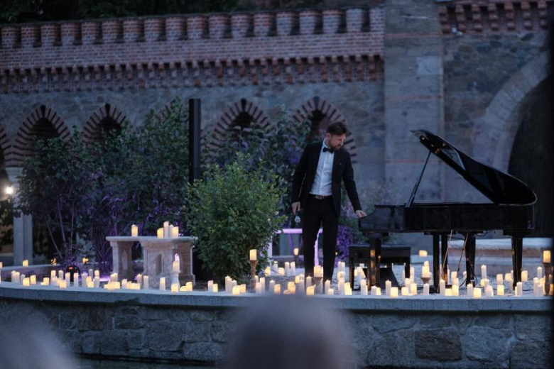 	Koncert przy świecach zachwycił publiczność w Pałacu Marianny Orańskiej