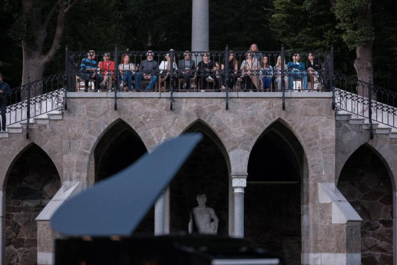 	Koncert przy świecach zachwycił publiczność w Pałacu Marianny Orańskiej