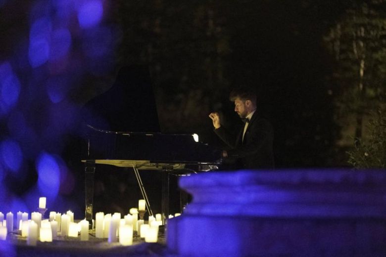 	Koncert przy świecach zachwycił publiczność w Pałacu Marianny Orańskiej