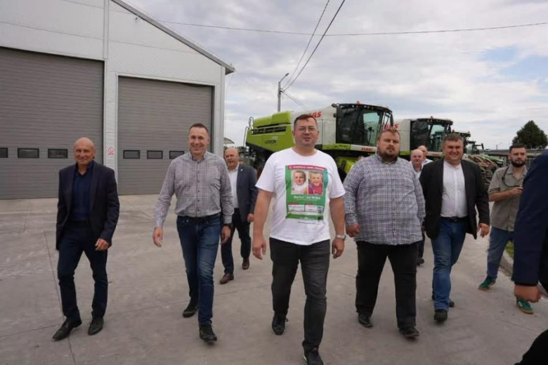 Minister Rolnictwa odwiedził halę magazynowo-zbożowa w Stoszowicach i OHZ w Kamieńcu Ząbkowickim