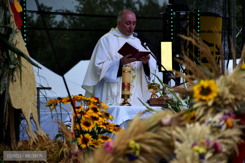 Dożynki gminne w Srebrnej Górze. Były obrzędy dożynkowe, wyścigi traktorów i Miły Pan