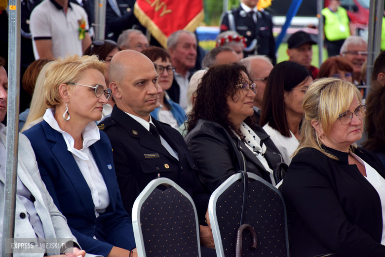 Dożynki gminne w Srebrnej Górze. Były obrzędy dożynkowe, wyścigi traktorów i Miły Pan