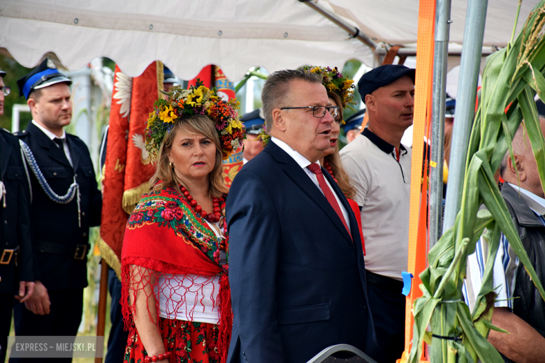 Dożynki gminne w Srebrnej Górze. Były obrzędy dożynkowe, wyścigi traktorów i Miły Pan