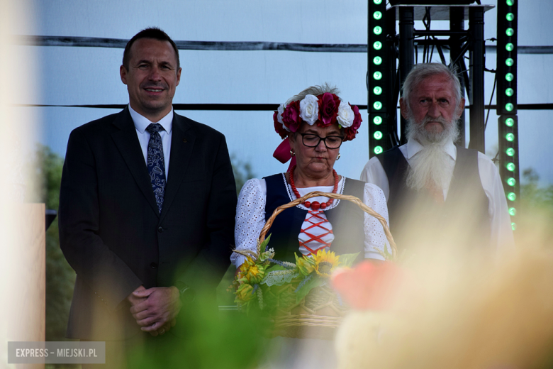 Dożynki gminne w Srebrnej Górze. Były obrzędy dożynkowe, wyścigi traktorów i Miły Pan