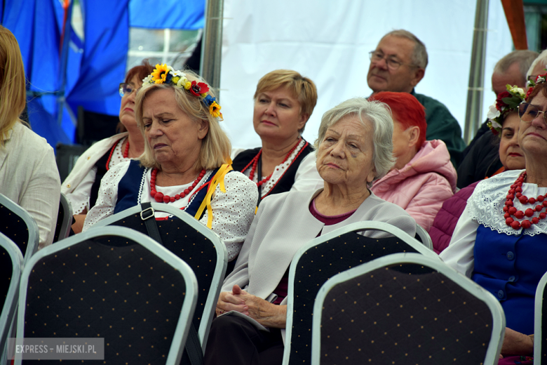 Dożynki gminne w Srebrnej Górze. Były obrzędy dożynkowe, wyścigi traktorów i Miły Pan