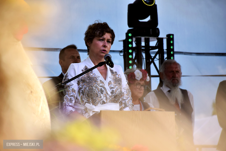 Dożynki gminne w Srebrnej Górze. Były obrzędy dożynkowe, wyścigi traktorów i Miły Pan