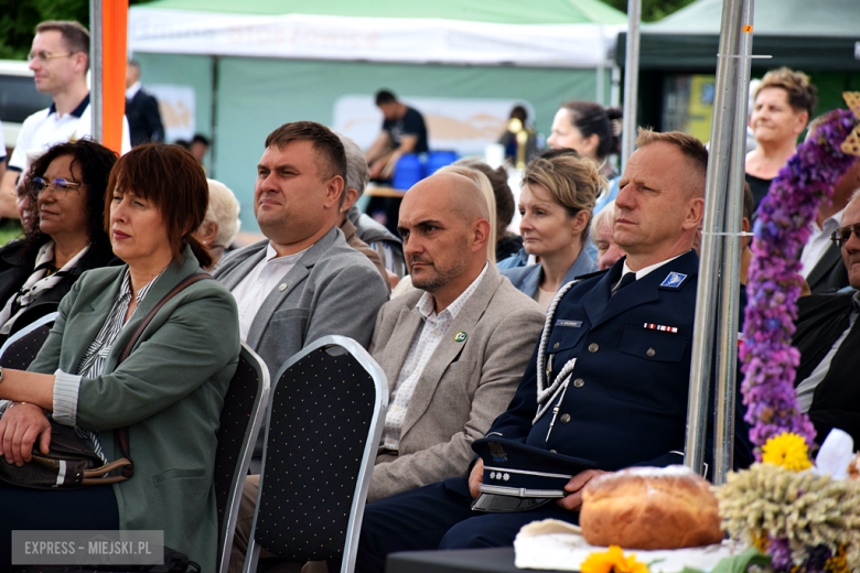 Dożynki gminne w Srebrnej Górze. Były obrzędy dożynkowe, wyścigi traktorów i Miły Pan