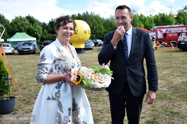 Dożynki gminne w Srebrnej Górze. Były obrzędy dożynkowe, wyścigi traktorów i Miły Pan