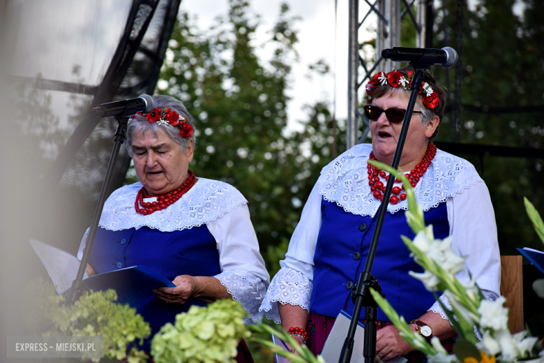 Dożynki gminne w Srebrnej Górze. Były obrzędy dożynkowe, wyścigi traktorów i Miły Pan