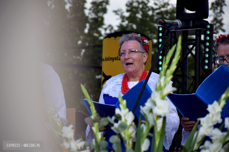 Dożynki gminne w Srebrnej Górze. Były obrzędy dożynkowe, wyścigi traktorów i Miły Pan