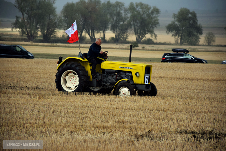 Dożynki gminne w Srebrnej Górze. Były obrzędy dożynkowe, wyścigi traktorów i Miły Pan