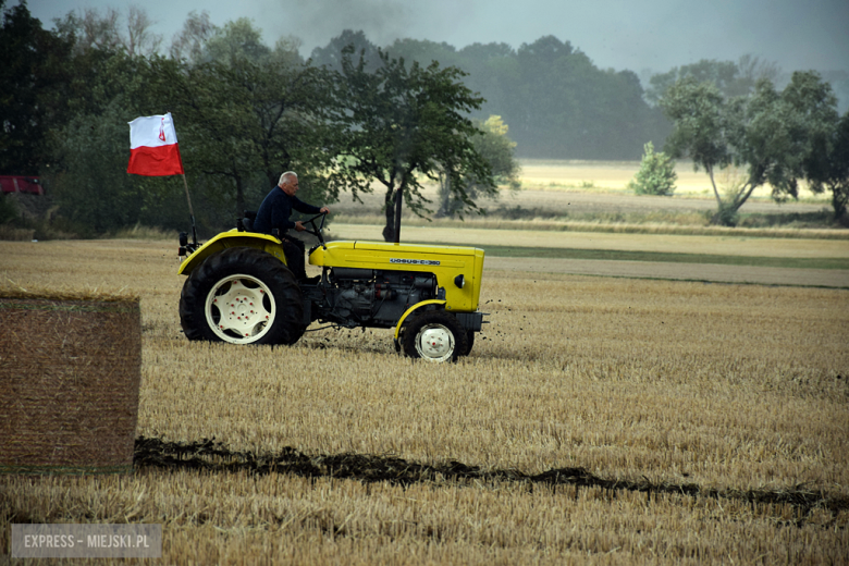 Dożynki gminne w Srebrnej Górze. Były obrzędy dożynkowe, wyścigi traktorów i Miły Pan