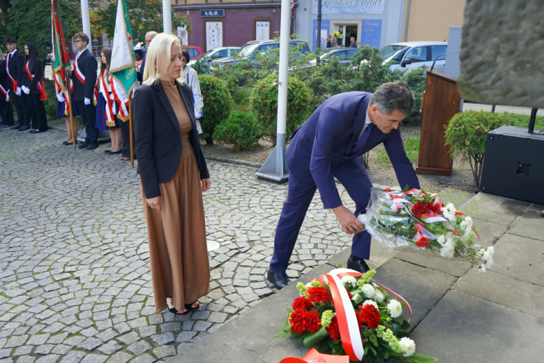 W Ząbkowicach Śląskich upamiętniono 87. rocznicę agresji sowieckiej na Polskę