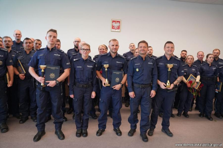 Policjant z ząbkowickiej komendy ponownie najlepszym dzielnicowym na Dolnym Śląsku