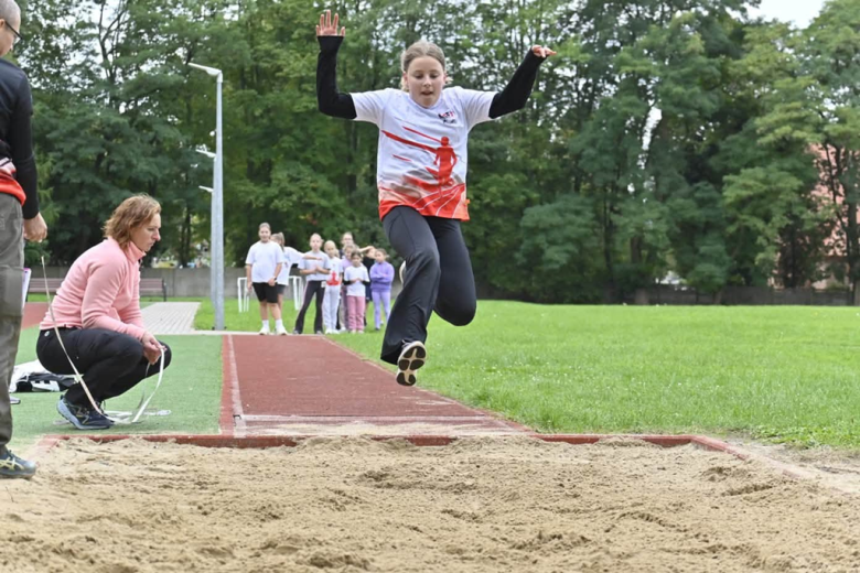 Na Stadionie Miejskim w Ziębicach odbył się III Miting Lekkoatletyczny „Witaj Szkoło”. Uczniowie ryw