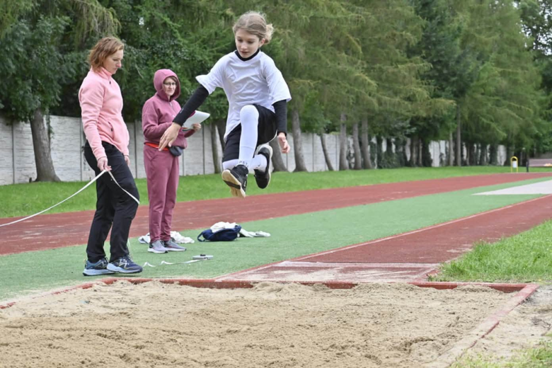 Na Stadionie Miejskim w Ziębicach odbył się III Miting Lekkoatletyczny „Witaj Szkoło”. Uczniowie ryw
