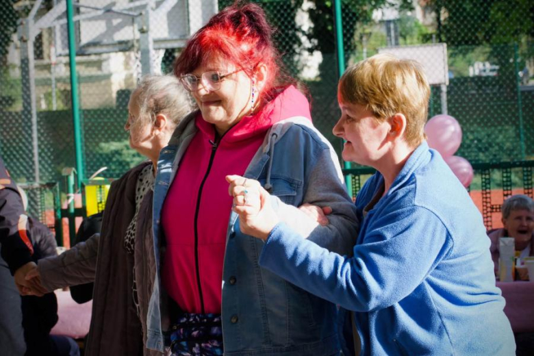 Pożegnali lato w Domu Pomocy Społecznej w Ziębicach. Była muzyka, taniec i wspólna zabawa