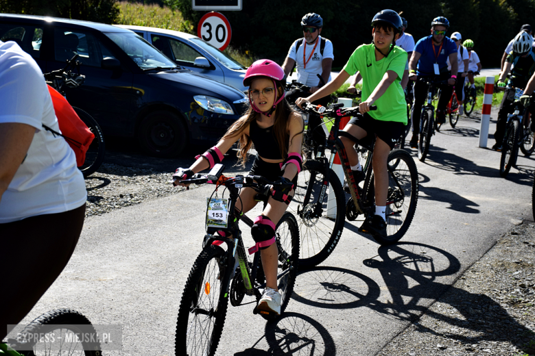 Nowa ścieżka rowerowa otwarta. Ponad 150 osób na trasie 26. Powiatowego Rajdu Rowerowego