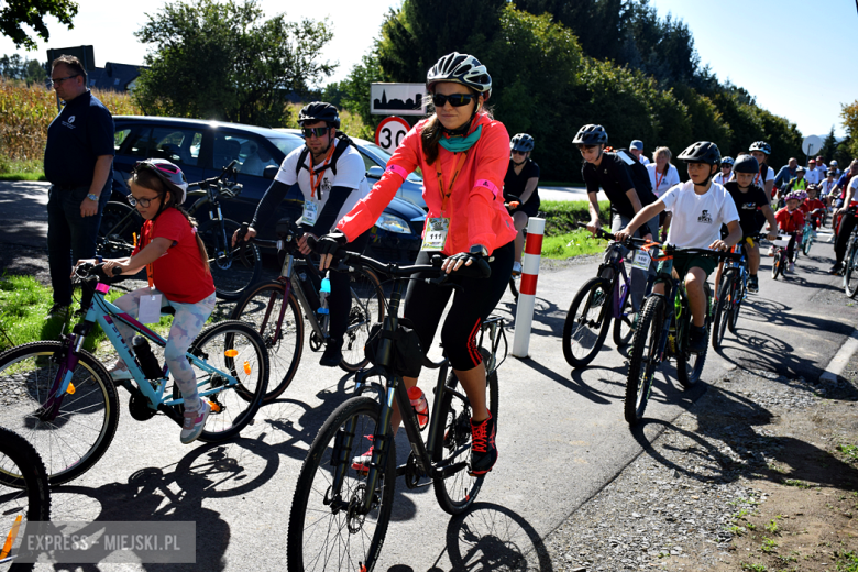 Nowa ścieżka rowerowa otwarta. Ponad 150 osób na trasie 26. Powiatowego Rajdu Rowerowego