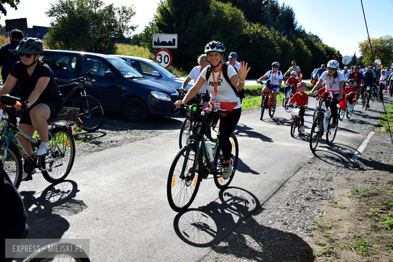 Nowa ścieżka rowerowa otwarta. Ponad 150 osób na trasie 26. Powiatowego Rajdu Rowerowego