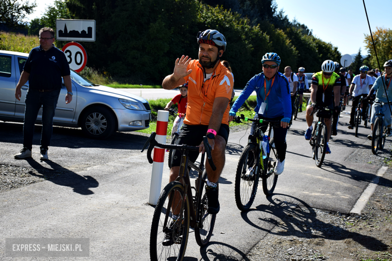 Nowa ścieżka rowerowa otwarta. Ponad 150 osób na trasie 26. Powiatowego Rajdu Rowerowego