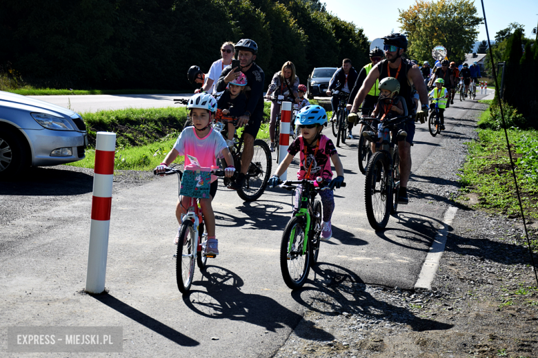 Nowa ścieżka rowerowa otwarta. Ponad 150 osób na trasie 26. Powiatowego Rajdu Rowerowego