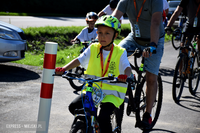 Nowa ścieżka rowerowa otwarta. Ponad 150 osób na trasie 26. Powiatowego Rajdu Rowerowego