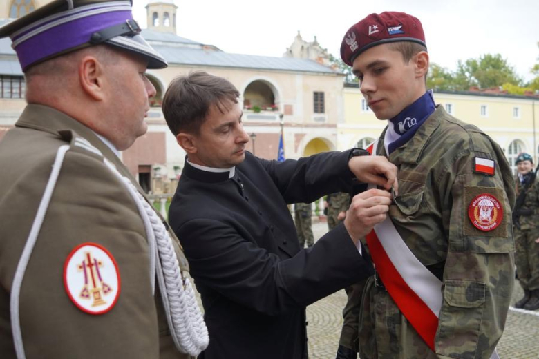 Kadeci z Henrykowa złożyli ślubowanie. Wyróżniono także nauczycieli