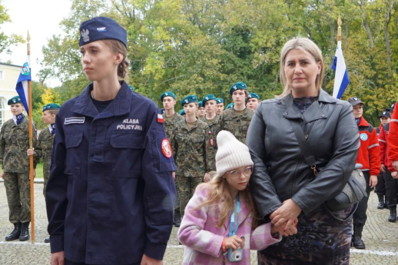 Kadeci z Henrykowa złożyli ślubowanie. Wyróżniono także nauczycieli