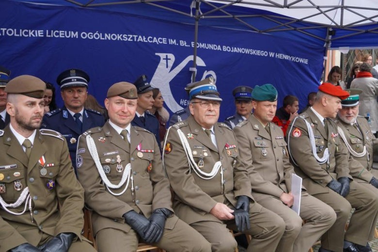Kadeci z Henrykowa złożyli ślubowanie. Wyróżniono także nauczycieli