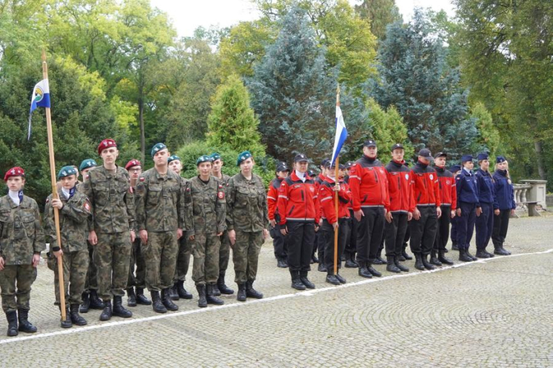 Kadeci z Henrykowa złożyli ślubowanie. Wyróżniono także nauczycieli