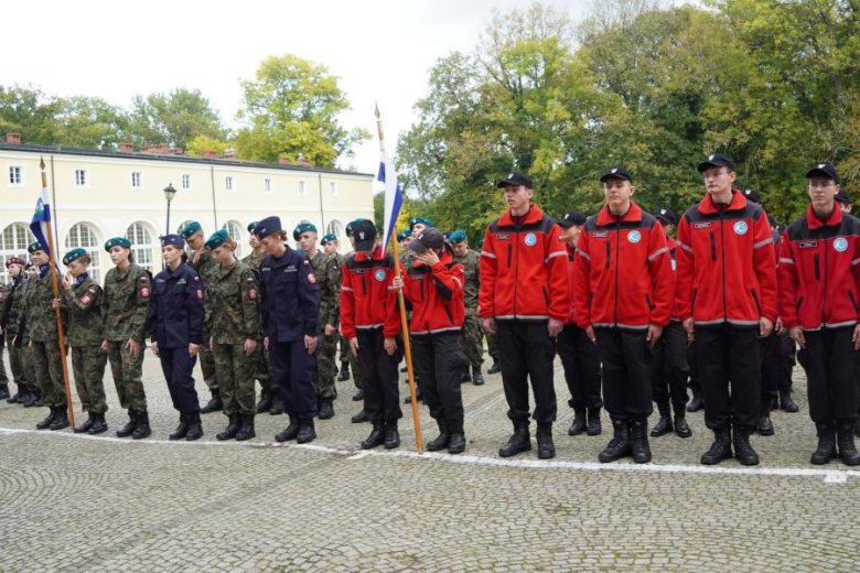 Kadeci z Henrykowa złożyli ślubowanie. Wyróżniono także nauczycieli